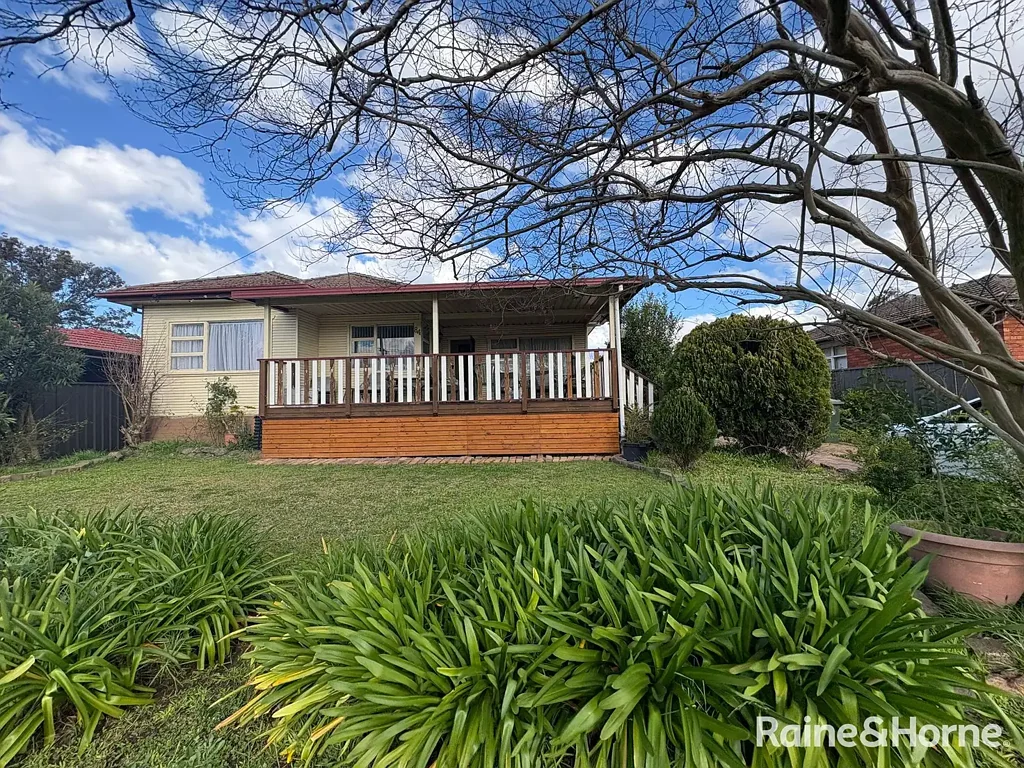 THREE BEDROOMS | FURNISHED | SHORT LEASE (4 months)