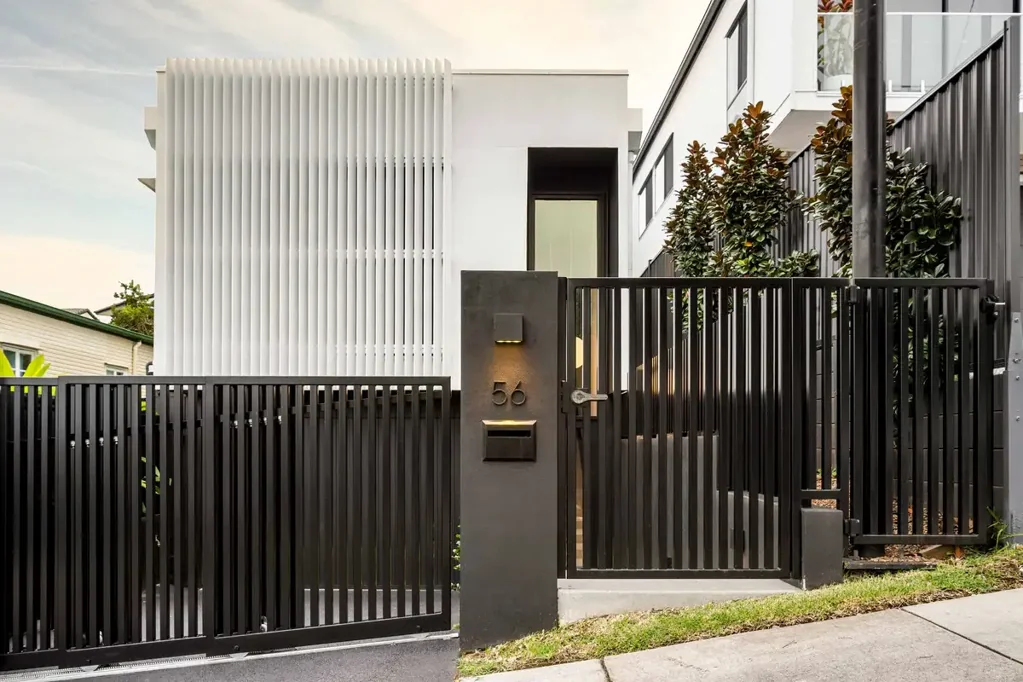 Mount Gravatt East 3Moenga Award-Winning Architectural Masterpiece in Elevated Mount Gravatt East