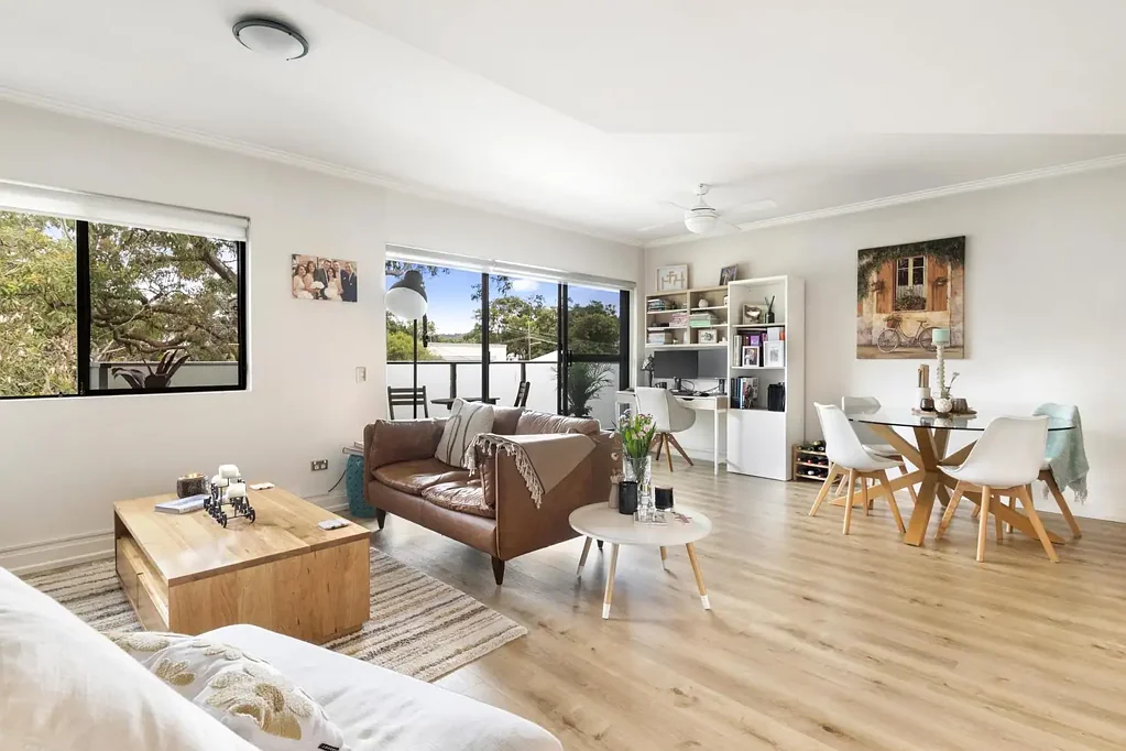 Spacious apartment with lift access!