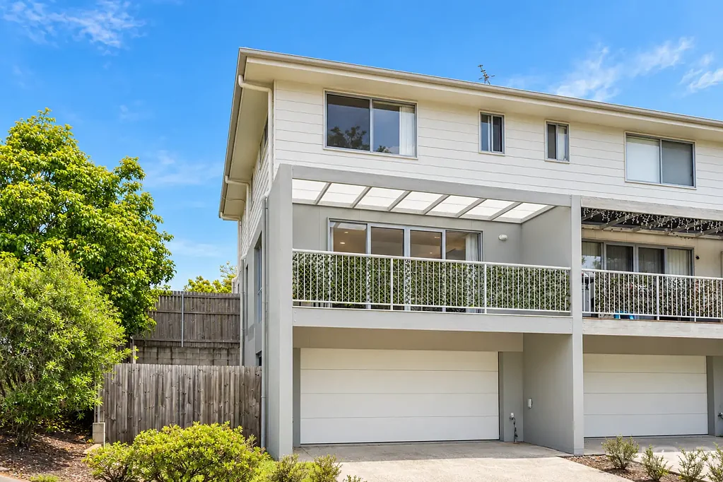 Pimpama 3कमरा Corner Block Townhouse with a Backyard That Actually Fits a Family
