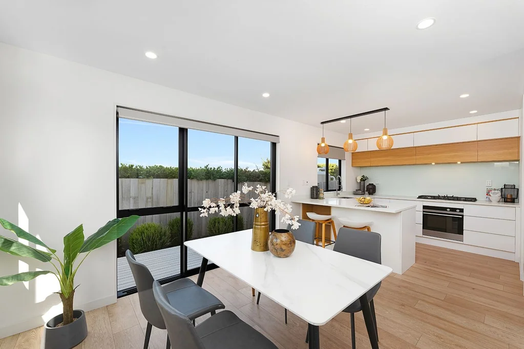 Sunny family Home with plenty of parking spaces in Te Atatū South
