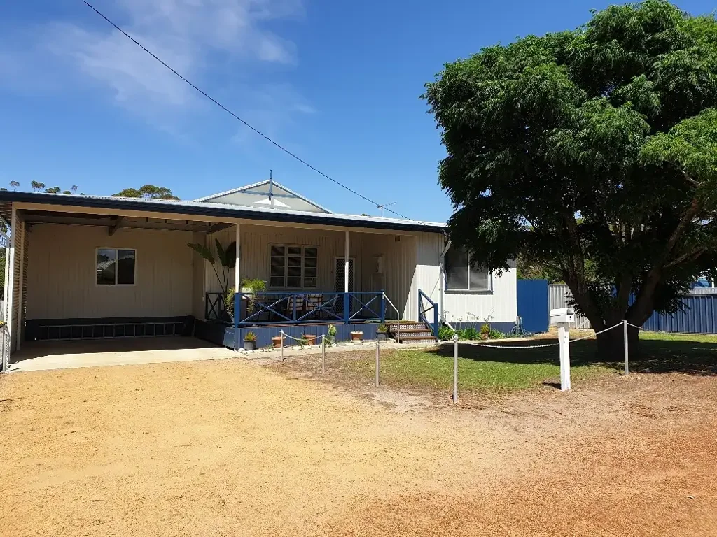 Katanning 4 Bedroom Immaculate Four-Bedroom Home with Indoor-Outdoor Living and Modern Comforts