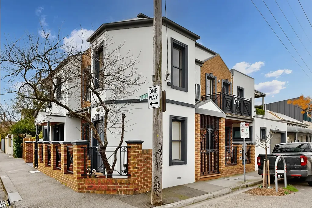 Stylish Multi-Level Living with Rooftop Master City & MCG Views