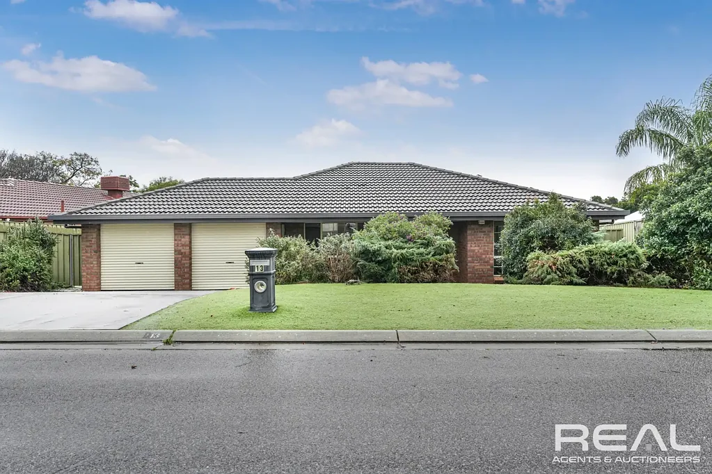 Salisbury Heights 4Zimmer Perfect Big Family Home – Prime Location, Multiple Living & Study