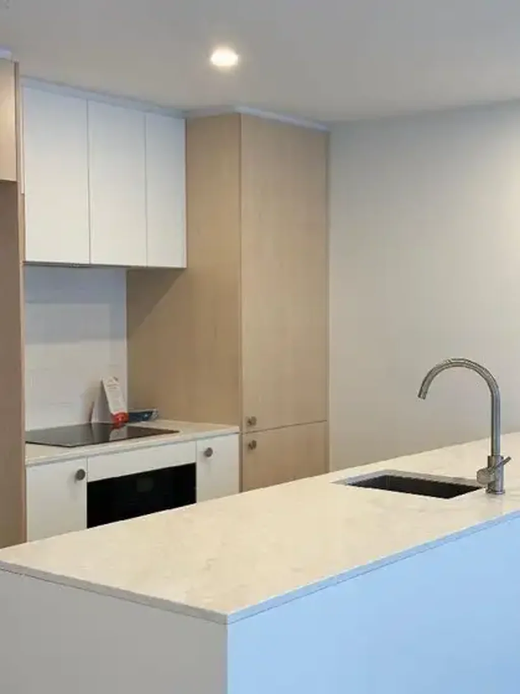 Phillip 2બેડરૂમ Modern Executive Apartment in the Heart of Woden | Spacious Living with Premium Convenience