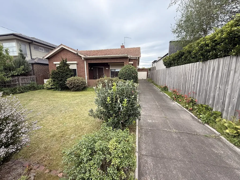 Caulfield South 3Kwarto 76 Bealiba Road, Caulfield South - available for private sale