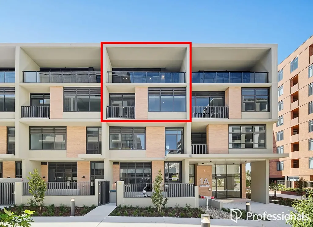 Brand New Dual Level Apartment in Prime Location
