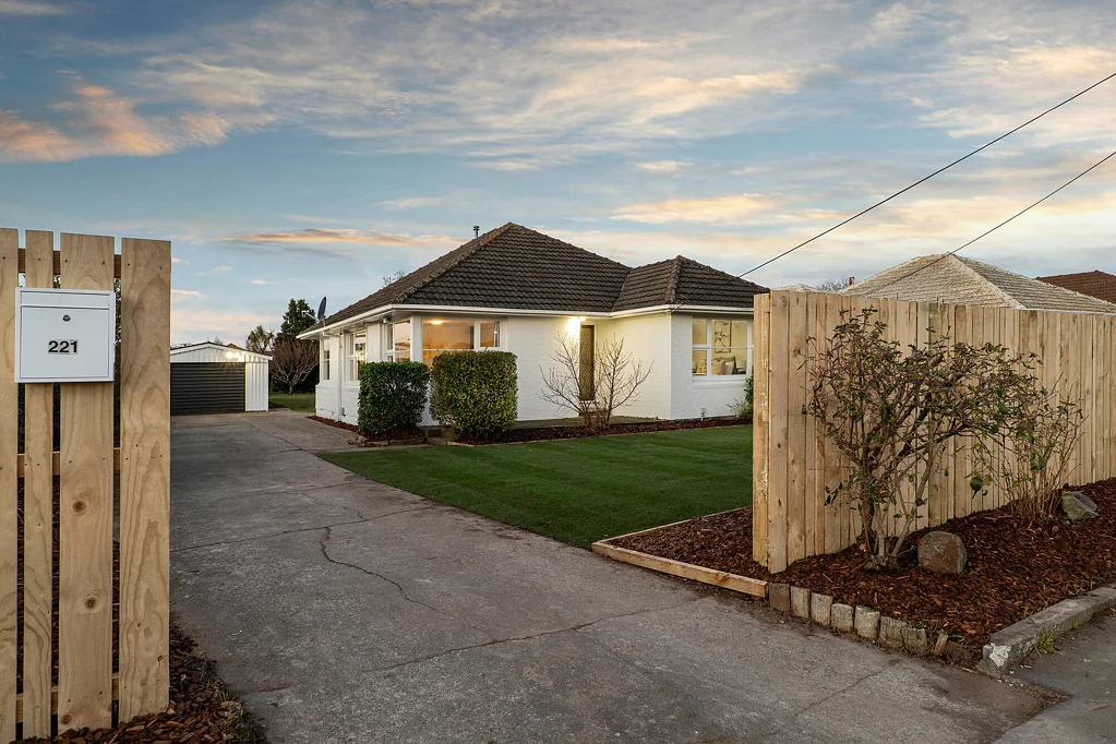 Wainoni 4房  Spacious Property with Endless Potential
