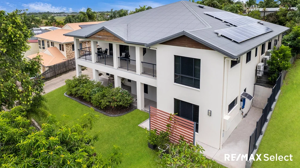 33 Cinnamon Drive, Glenella, QLD 4740