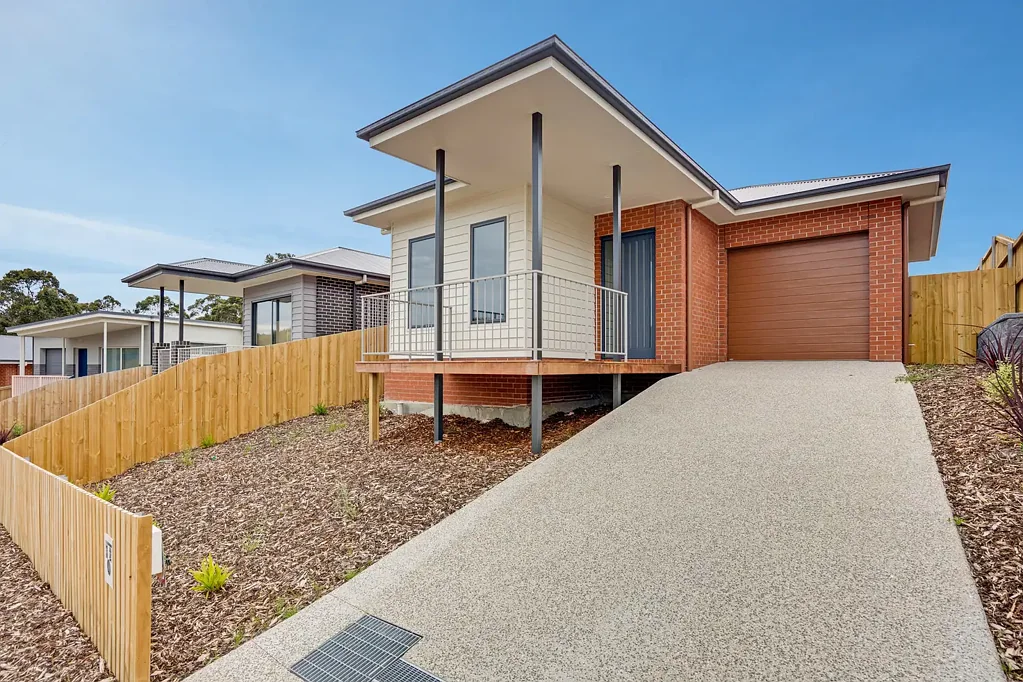 Kingston 3房  Contemporary Living in a Thriving Location