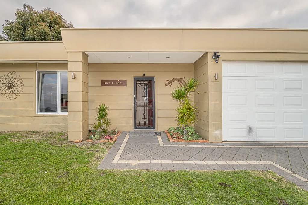 Seville Grove 3房  Live in or Lease out
