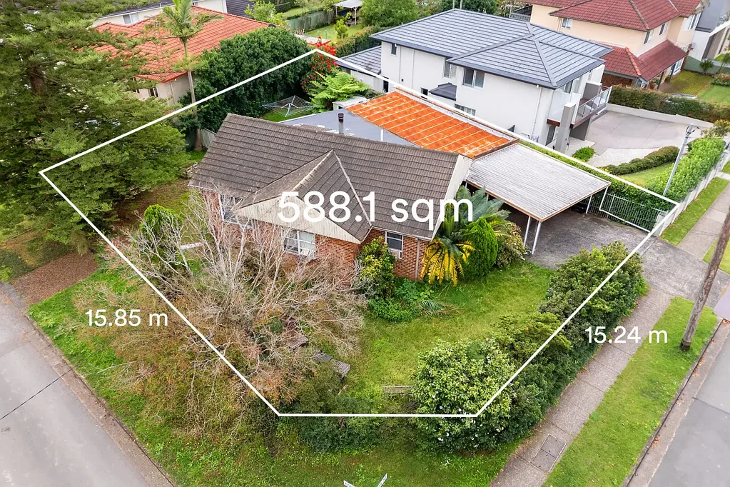 North Ryde 3Moenga Privileged 588sqm corner setting