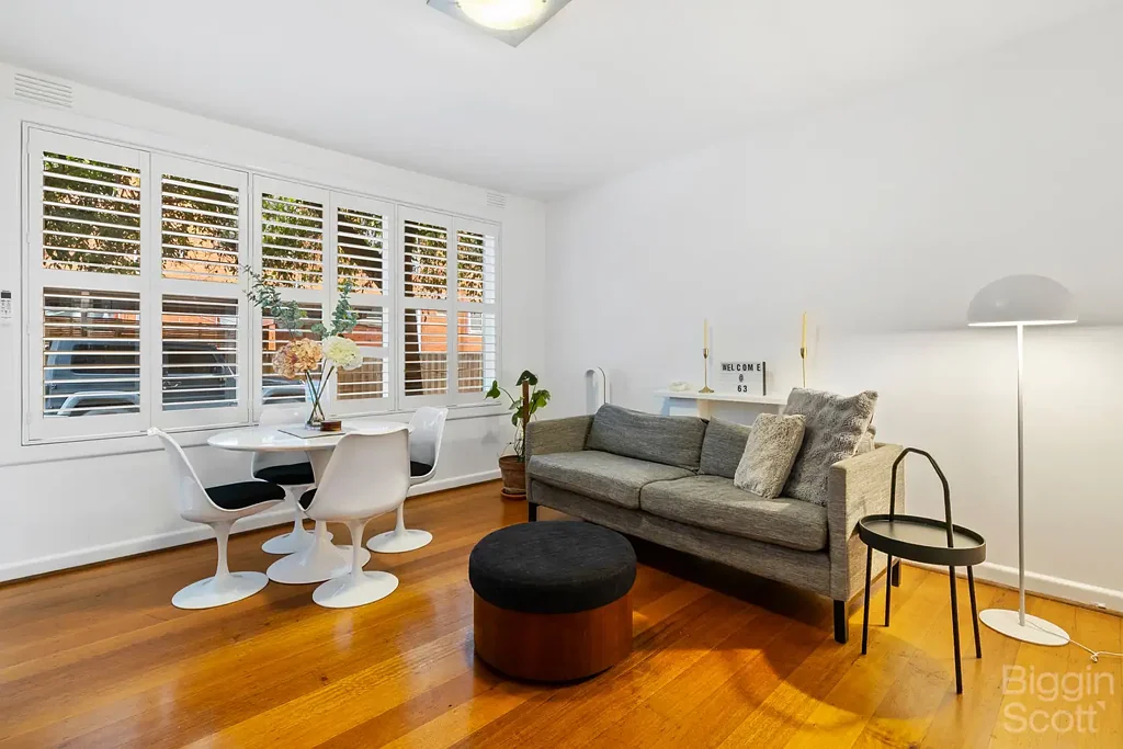 CHARMING FULLY FURNISHED APARTMENT IN THE HEART OF ELWOOD
