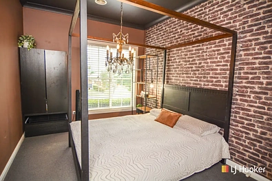 8 Claret Ash Avenue, Lithgow, NSW 2790, 4房, 2浴, House