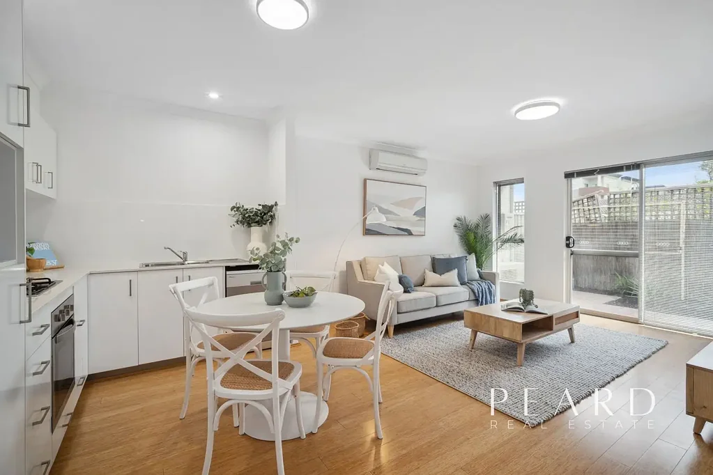 Cloverdale 2Kwarto Modern Ground Floor Living in a Secure Boutique Complex