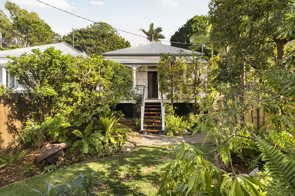New Farm 2 Slaapkamer At The Heart Of The Home is Character, Privacy & Unrivalled Convenience
