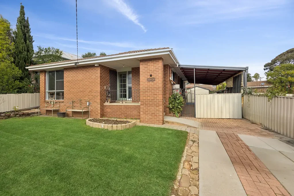Long Gully 3房  Neat with Stylish Updates, Five Minutes from CBD