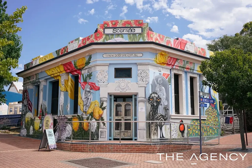 Mount Barker 3બેડરૂમ Grand Old Bank Brought Back to Life