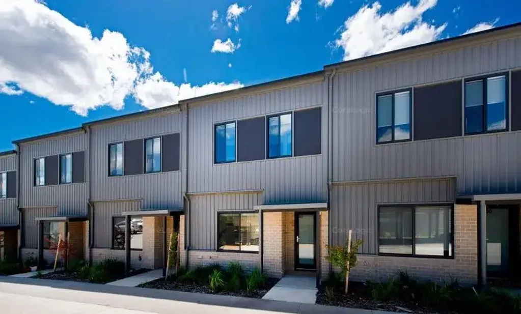 Gorgeous three bedroom townhouse in The Ridge development.