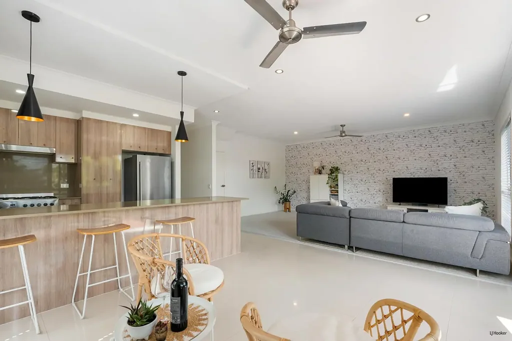 Burleigh Heads 3 Slaapkamer VERSATILE MODERN LIVING WITH SPACE TO SPREAD OUT