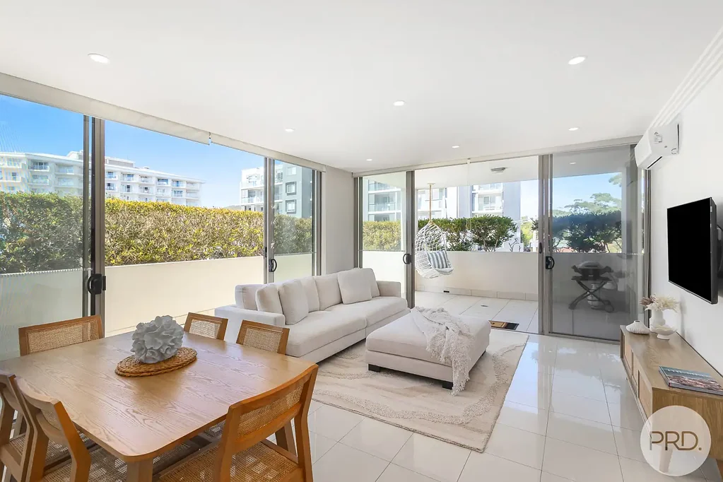 Prime Beach-Side Apartment with Private Spa!