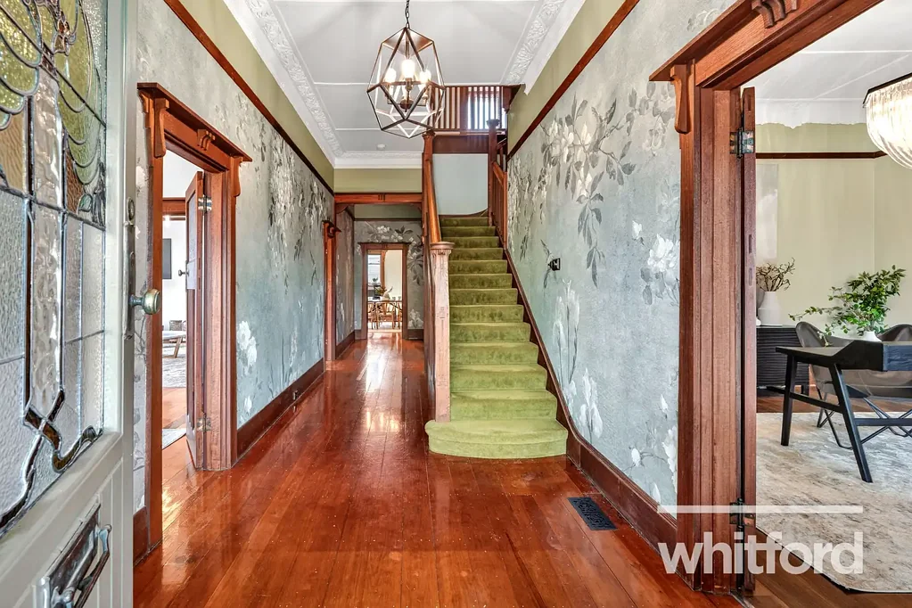 Newtown 6房  Grand c1918 residence with rear lane access on 981sqm approx