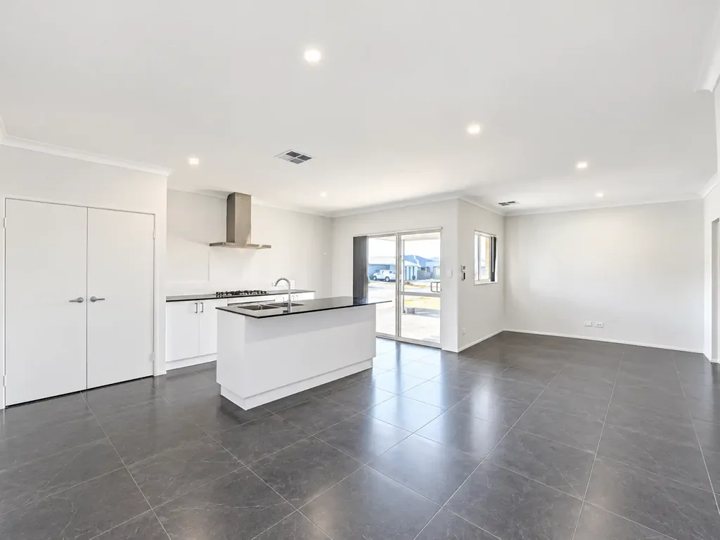 Spacious 4-Bedroom Family Home with Theatre Room & Solar System
