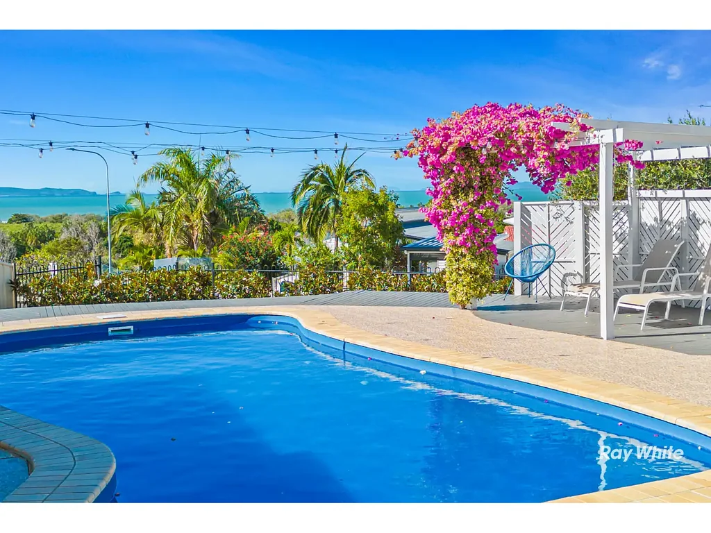 Pacific Heights 4બેડરૂમ Ocean Views, Poolside Living & Endless Appeal