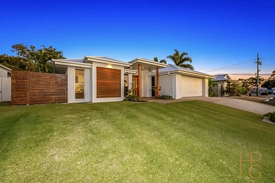 Bundaberg East 4房  Designer Home Meets Resort-Style Living