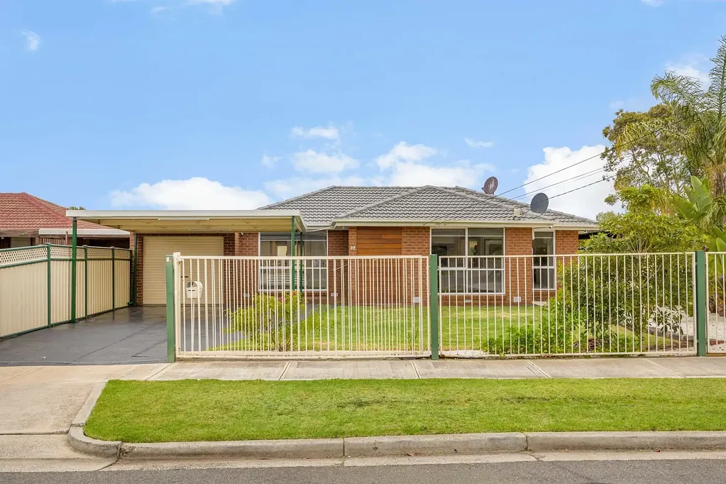 34 Tarlee Drive, Albanvale, VIC 3021