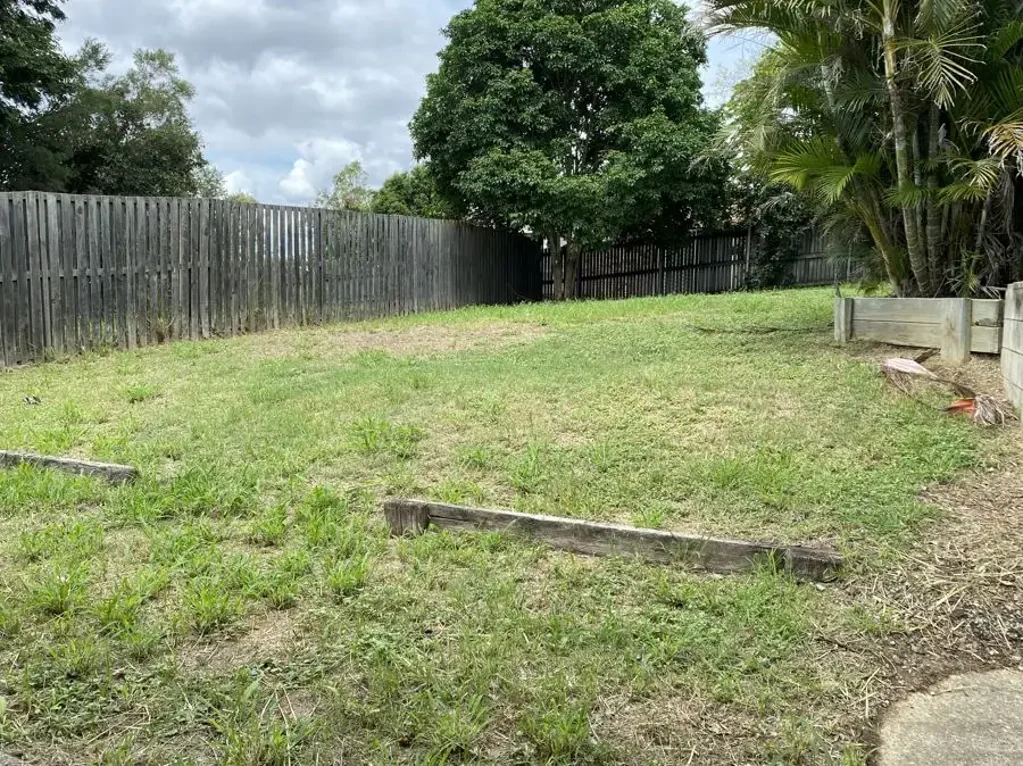 Low maintenance duplex in quiet street