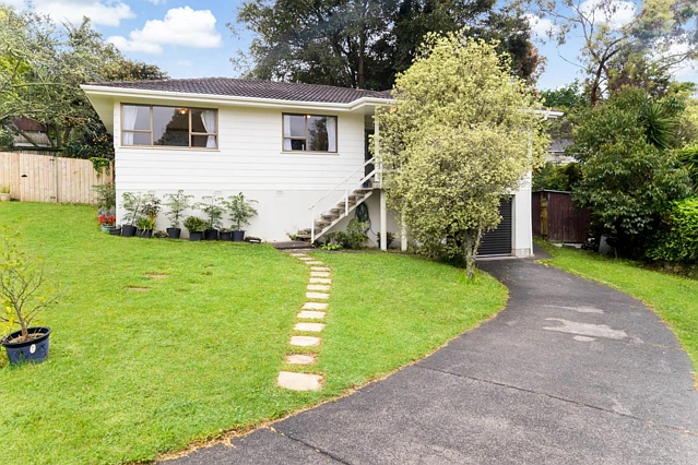 17 Gerontius Glade, Torbay, North Shore City