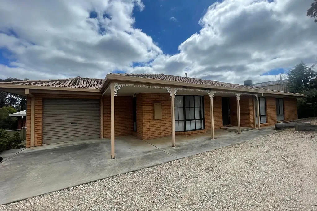 208 North Harley Street, Strathdale, VIC 3550