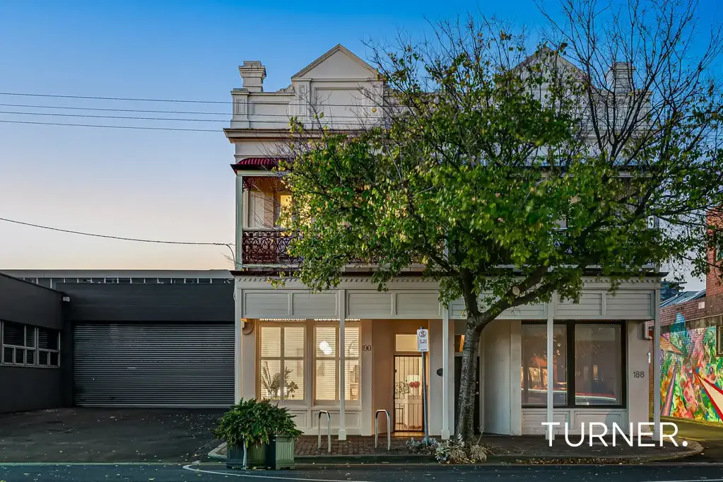 Adelaide 4બેડરૂમ Timeless charm meets modern potential in Adelaide’s heart