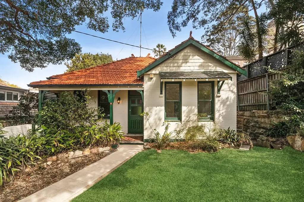 Neutral Bay 3 Slaapkamer Lovely street appeal with lots of potential