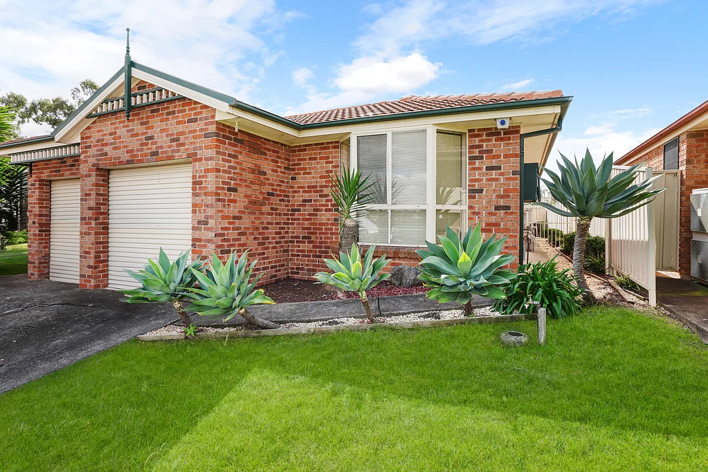 15b Mackenzie Place, Kearns, NSW 2558