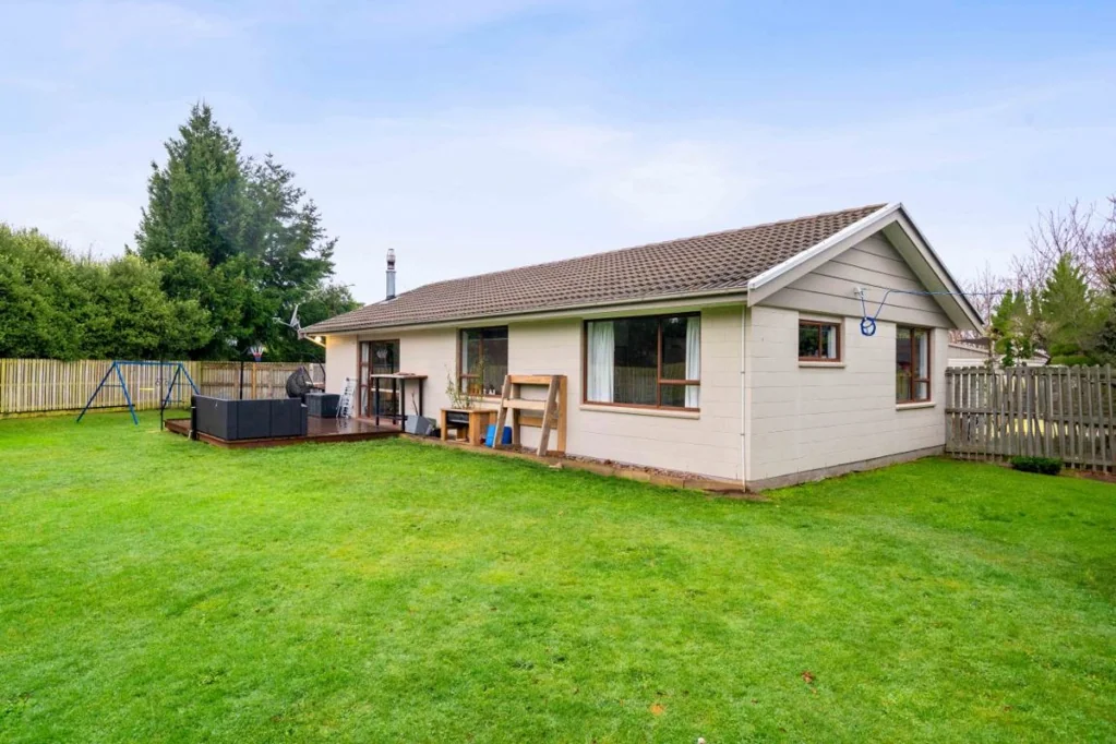 Darfield 3Zimmer Space, Comfort & Kiwi Backyard Living