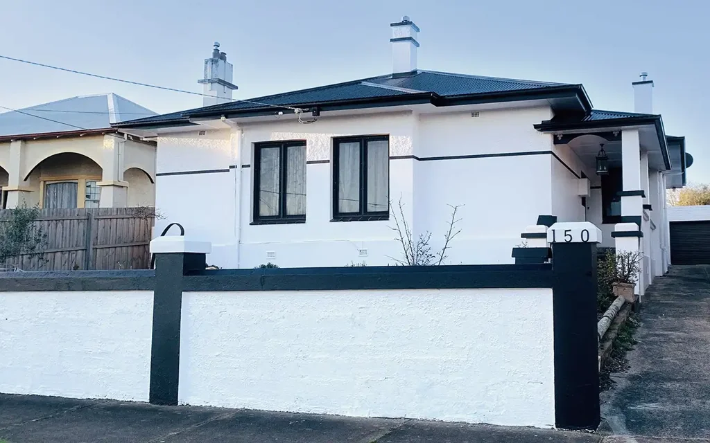 Stylish Furnished or Unfurnished Family Home
