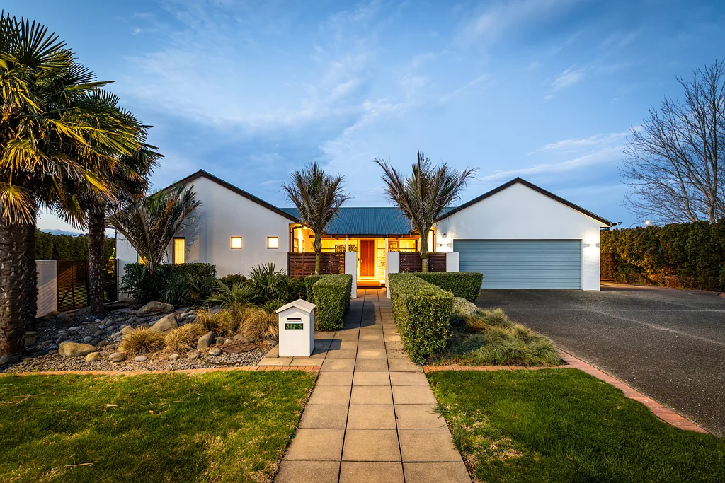 Frimley 4Habitaciones Sophistication, style and stunning street appeal
