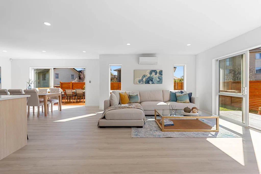 Oteha 5 Bedroom Sun-filled Corner Home in RANGI Zone