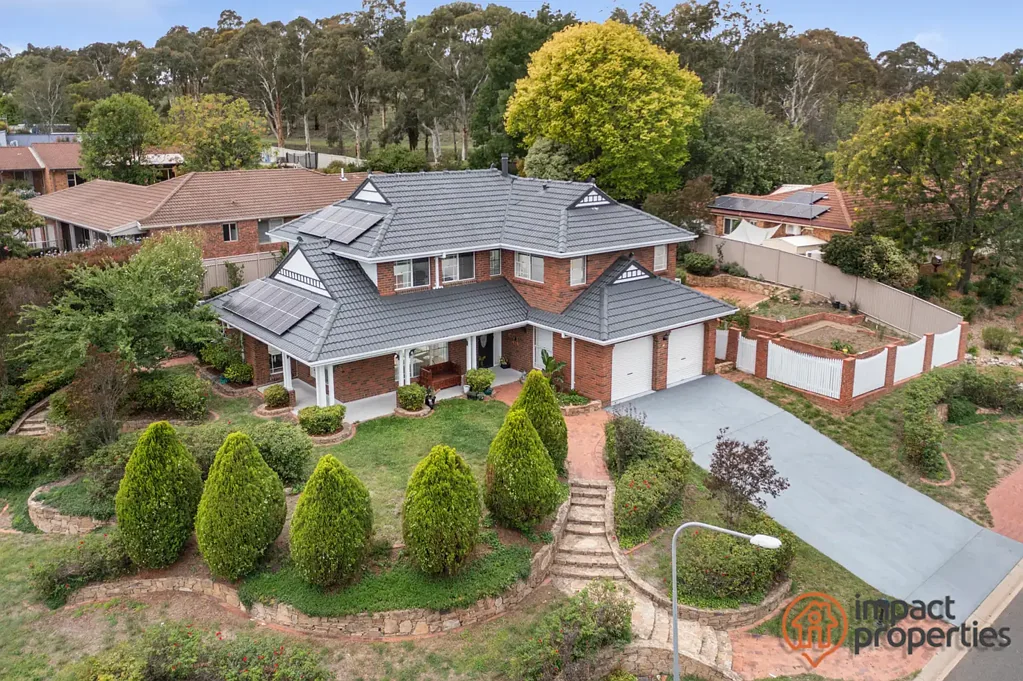 Gordon 5房  Updated Luxurious Family Living with Space, Style & Stunning Views !