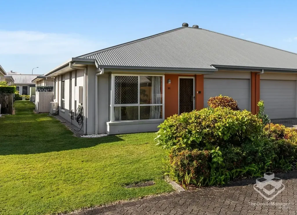 Parrearra 2બેડરૂમ ? An affordable entry into the Kawana Island Villas lifestyle – with plenty of potential!
