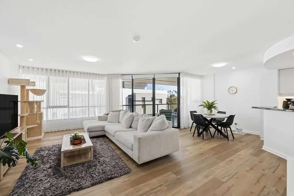 East Perth 3ਬੈੱਡਰੂਮ Lovingly renovated top floor apartment with Tea Tree Lagoon views