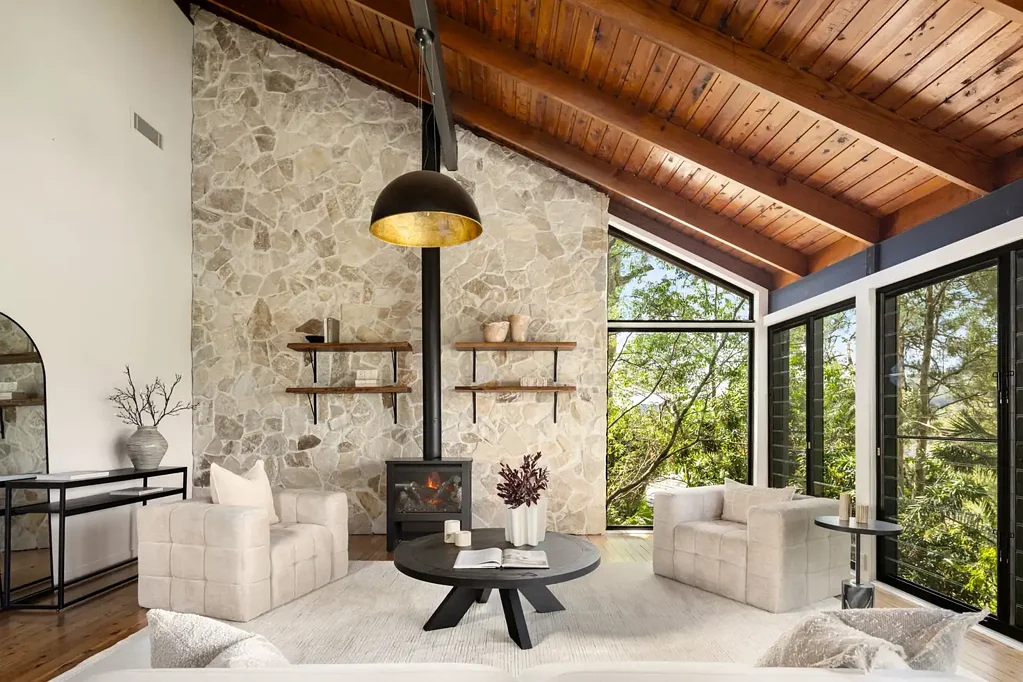 Kenmore Hills 5Zimmer Luxury renovated home with city views and a location to love