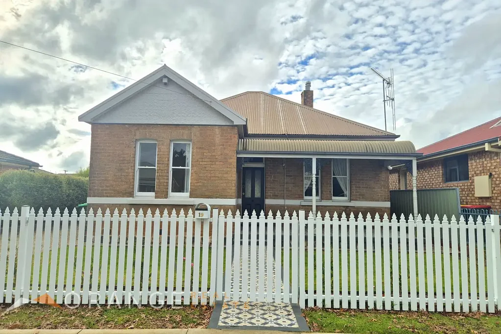 CHARMING 3 BEDROOM PROPERTY