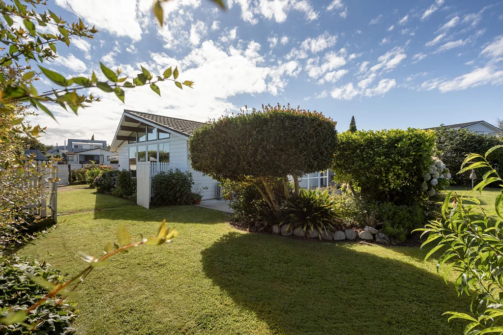 Welcome Bay 3 Bedroom Vendor Committed to Relocate – Bring Your Offers