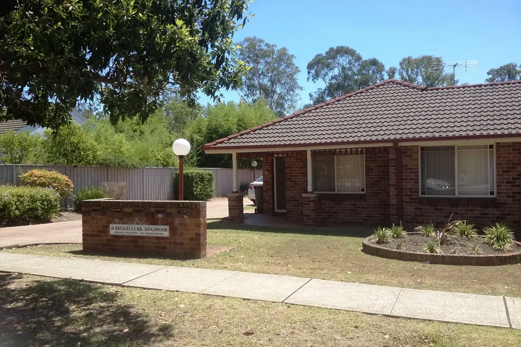 Single-Level Living in a Prime Kingswood Location!
