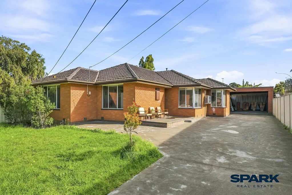 Hoppers Crossing 3 Bedroom Light Filled Living in a Prime Hoppers Crossing Position
