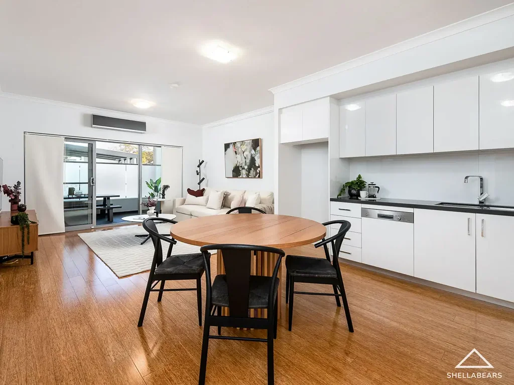 West Leederville 1房  Stylish West Leederville Apartment with Private Courtyard