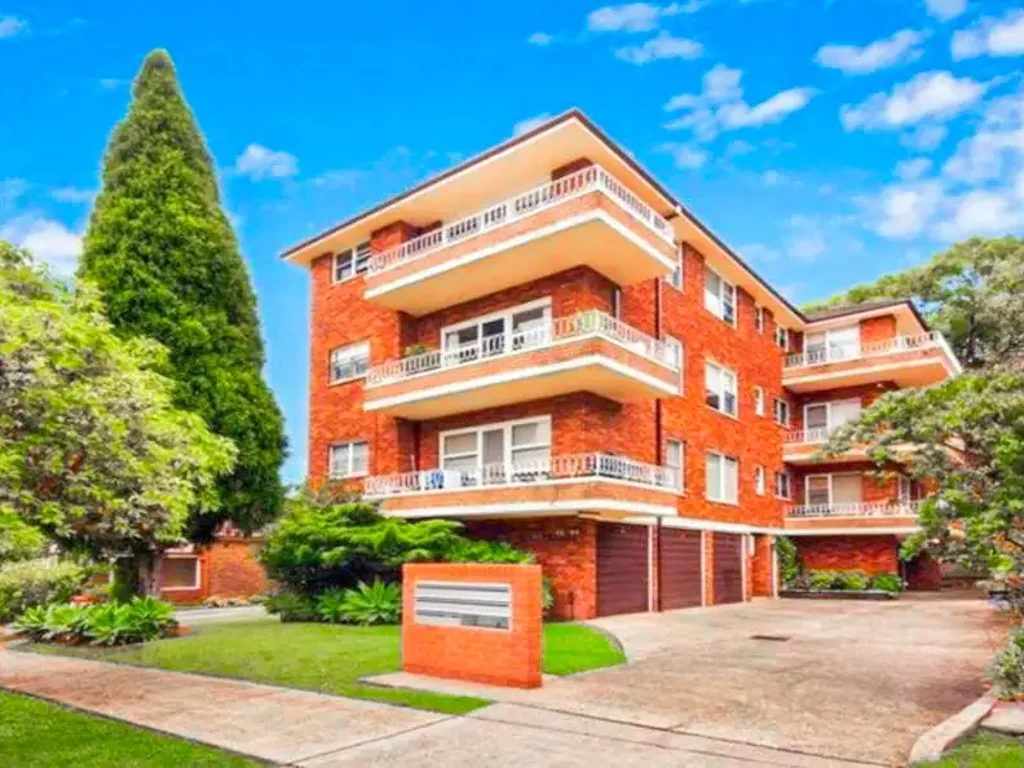 Stylish Two Bedroom Corner Apartment - Modern Living at its Best!